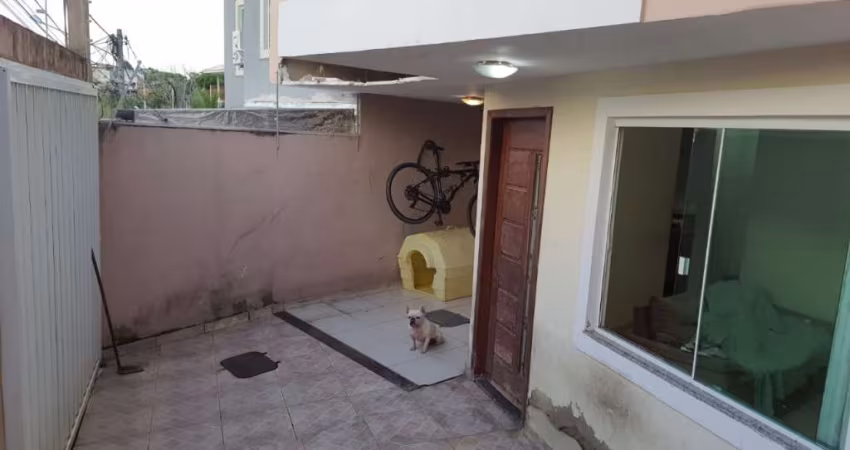 Casa com 3 quartos à venda na Rua Santa Tereza, Jardim Vitória, Macaé