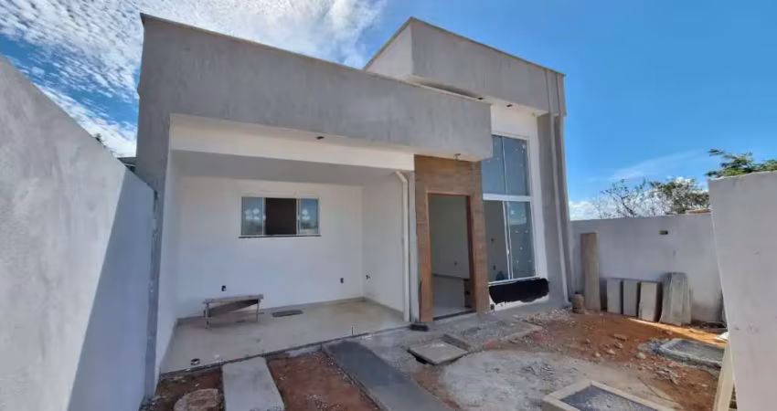 Casa com 2 quartos à venda na Rua A, Mar do Norte, Rio das Ostras