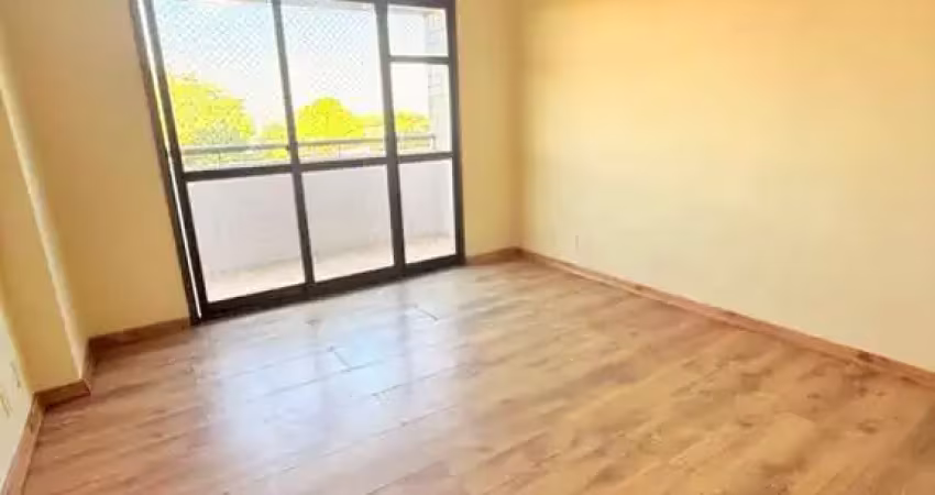 Apartamento com 3 quartos para alugar na Rua João Batista da Silva Lessa, Glória, Macaé