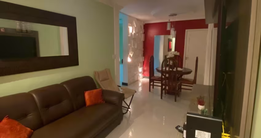 LINDO APTO 2 QUARTOS COM SUÍTE TODO REFORMADO