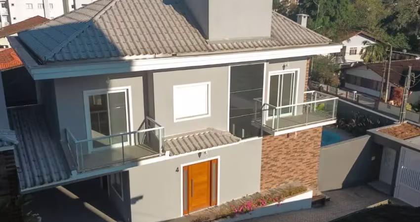 Casa em condomínio fechado com 3 quartos à venda na Rua Cristóvão Colombo, 135, Floresta, Joinville
