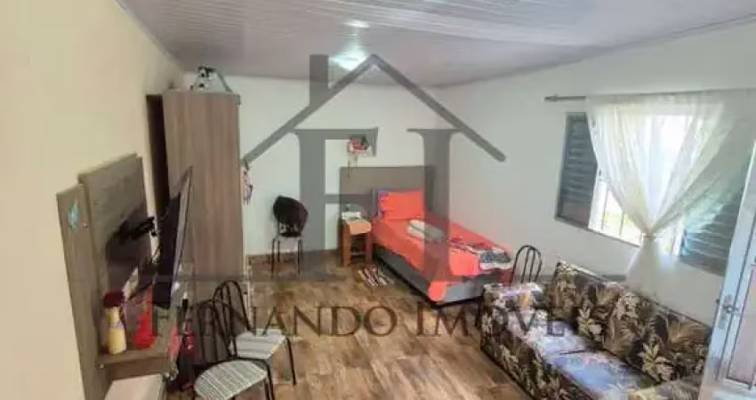 Casa a venda - 2 dormitórios, sala, cozinha e banheiro + 1 dormitório, cozinha e banheiro nos fundos
