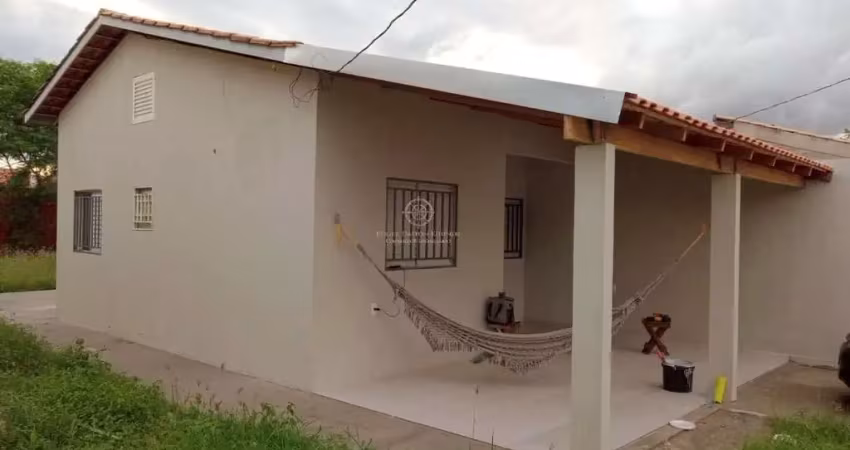 Casa para Venda em Cuiabá, OSMAR CABRAL, 2 dormitórios, 1 banheiro, 2 vagas