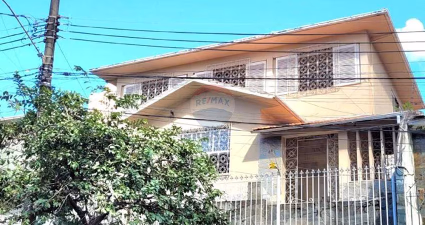 Um tesouro urbano no bairro Serra - Casa, 4 quartos - à venda!