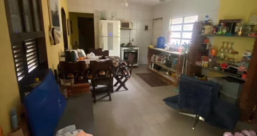 Chácara em Itanhaém. Mobiliada, com Rio em Frente e Excelente Espaço Externo!
