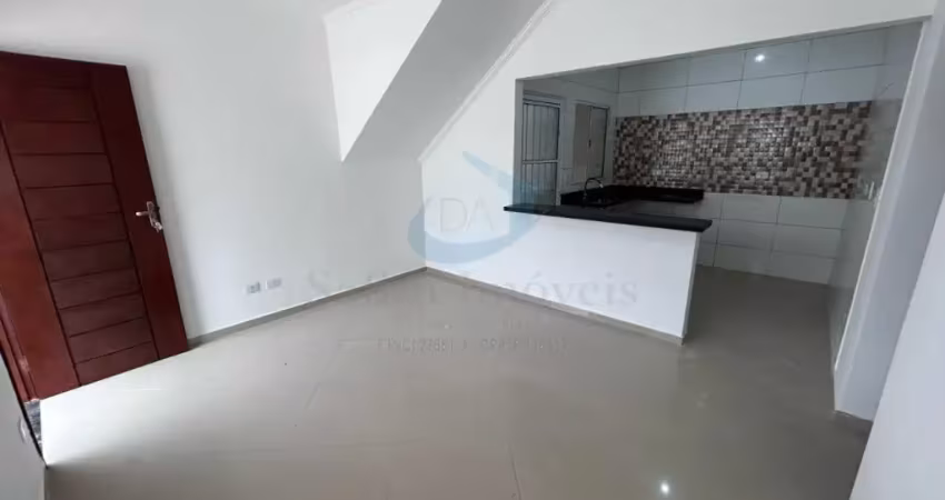 Casa sobreposta térrea com 2 dormitórios no samambaia.