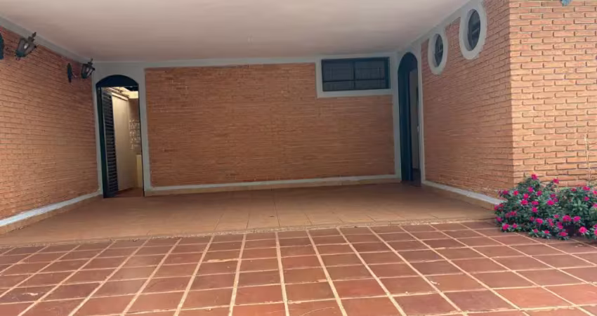 Casa ampla podendo ser comercial ou residencial próxima a avenida antonio diederichsen.