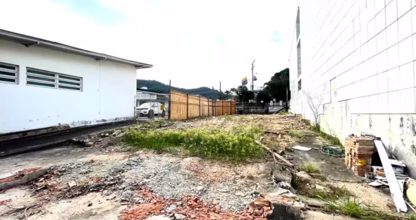 Terreno à venda na Rua João Motta Espezim, 390, Saco dos Limões, Florianópolis