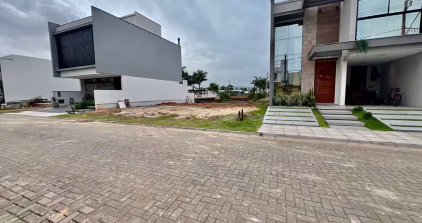 Terreno à venda na Avenida Deltaville, Beira Rio, Biguaçu