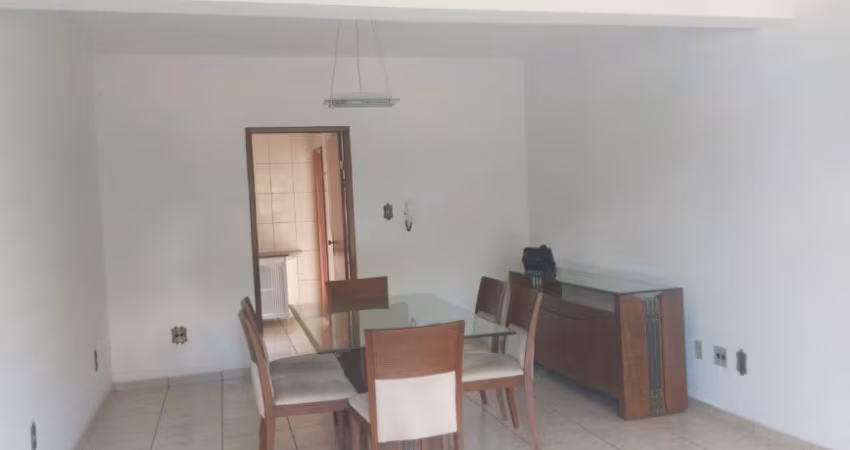 Apartamento em prédio pequeno.