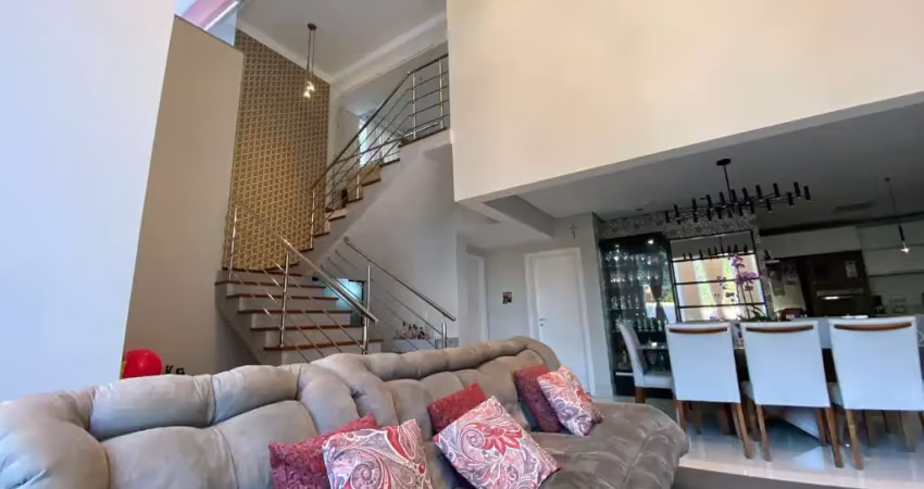 Casa alto padrao com 200m2,3 quartos sendo 1 suíte master com hidro e closet a venda no nova brasilia