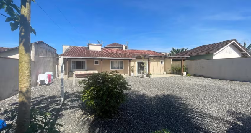 LINDA CASA COM LAGE , 2 QUARTOS AMPLO TERRENO A VENDA NO VILA NOVA SÓ 430 MIL