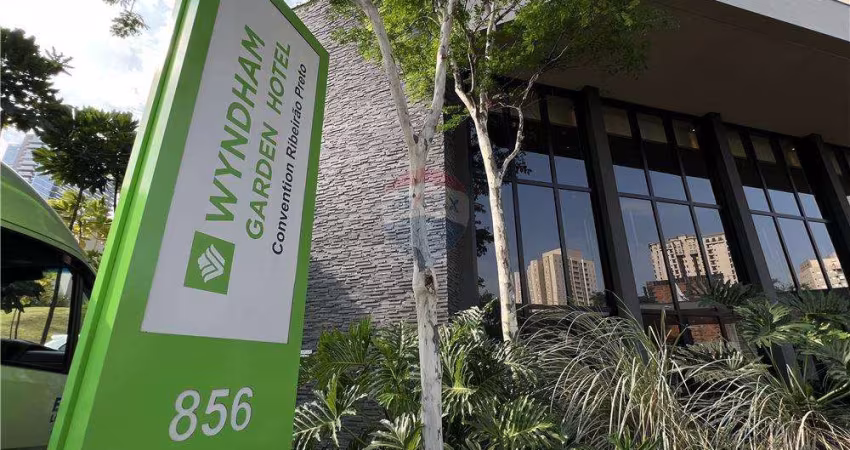 Flat  Hotel Wyndham Garden por R$ 285.000 com 24 m² , 1suíte e 1 vaga no Bairro Jardim Botânico em Ribeirão Preto