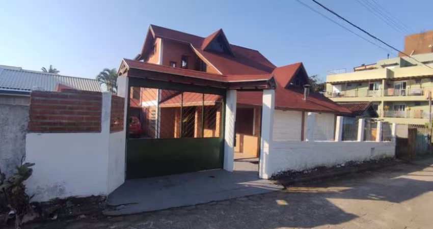 Casa com 4 quartos à venda na Dona Jair Cunha Sabino, 1335, Morro das Pedras, Florianópolis
