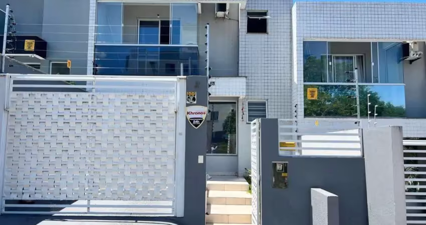 Casa com 2 quartos à venda na Oscarlino Romão Weber, 5661, Serraria, São José