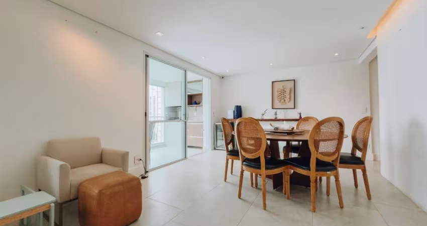 Apartamento para Venda em São Paulo, Moema, 3 dormitórios, 3 suítes, 4 banheiros, 2 vagas
