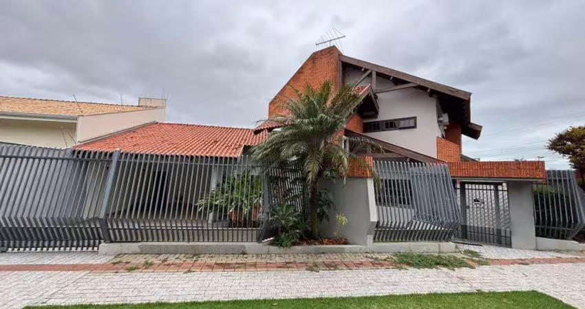 MEDITERRÂNEO - R$ 1.750.000 - Casa em rua à venda, 3 dormitórios sendo 1 suíte, 4 Vagas, 237m², Lon