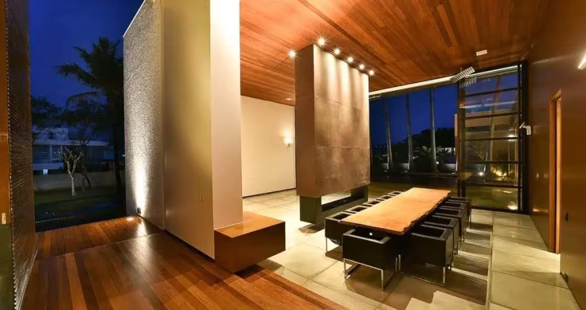 ROYAL PARK - R$ 7.900.000 - Casa á venda, 4 suítes, 660m², 3 vagas, Londrina-PR.