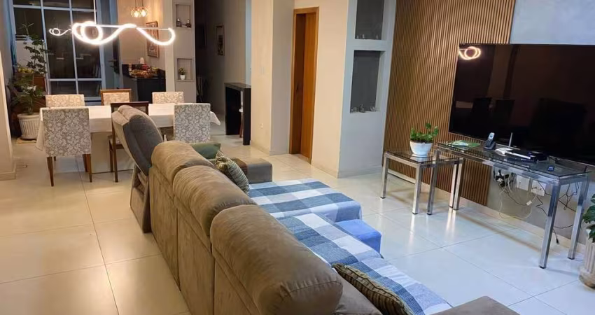 SOBRADO À VENDA - R$1.200.000,00 - Casa com 4 quartos (4 suítes) e 211m² à venda na Gleba Fazenda P