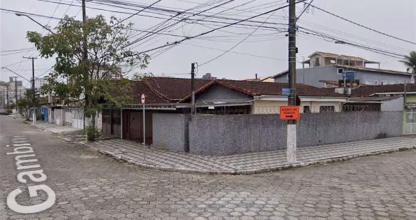 Seu novo lar te espera em praia grande/tupi!
 casa espaçosa, bem localizada e com tudo que sua família merece!