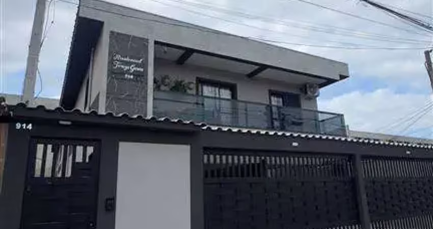 Seu novo lar te espera em praia grande/maracanã!
sobrado de condomínio, bem localizada e com tudo que sua família merece!