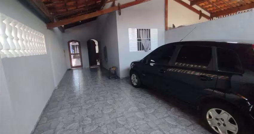 ️ casa com 2 dormitorios e edícula em praia grande – balneário maracanã
 apenas 300 metros da praia

 entrada: r$ 210.000,00

repasse de parcelas já financiadas: 317x r$ 2.064,00