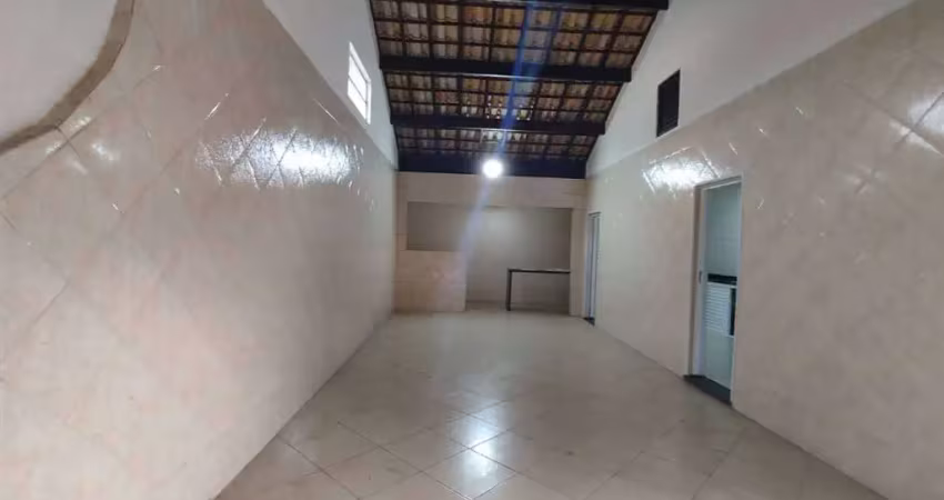 Casa térrea com edícula – 2 dormitórios (1 suíte com closet) em praia grande – balneário maracanã
 apenas 150 metros da praia | garagem para 2 carros

 r$ 750.000,00 – aceita financiamento bancário ja