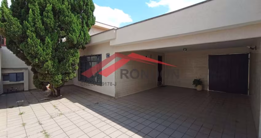 Casa térrea bem conservada em terreno 10 x 26 , com edícula à venda na Vila Barros