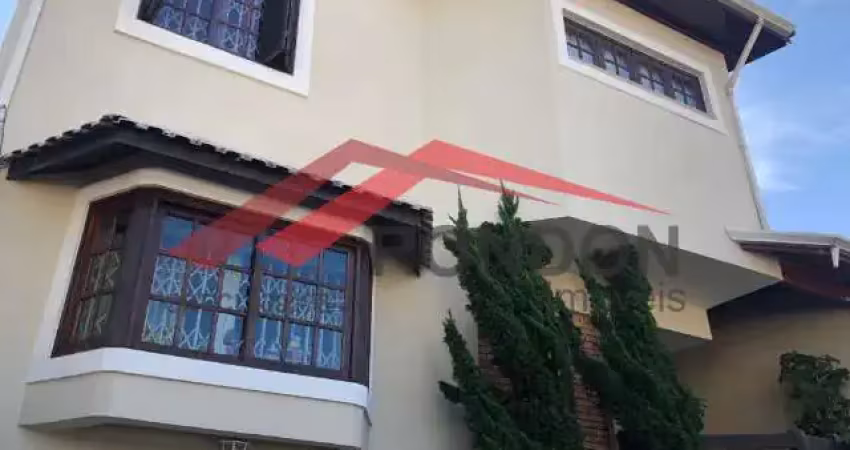 Sobrado à venda na Vila Galvão - 420 m² - 4 dormitórios - 2 suítes - churrasqueira - piscina - 5 vagas ou mais.