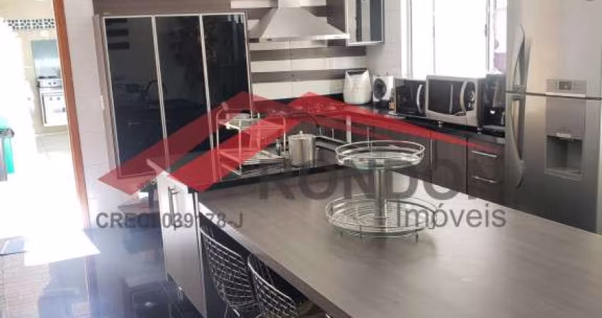 Sobrado à venda - 212 m² - 03 dormitórios - 01 Suíte Master- 02 banheiros - sala - cozinha - lavanderia - área gourmet - 04 vagas.