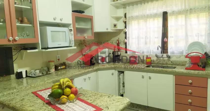 Sobrado para locação no bom clima - 210,00 ms² - 03 dormitórios - 1 suítes - sala - cozinha - lavanderia - área gourmet com churrasqueira - 03 vagas.