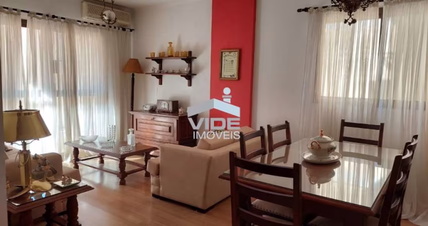 VENDO EXCELENTE APARTAMENTO COM TRÊS QUARTOS SENDO UM SUÍTE COM DUAS VAGAS COBERTAS