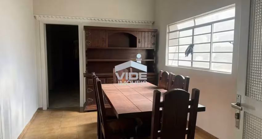 Casa à venda na Rua Uruguaiana, 123, Bosque, Campinas