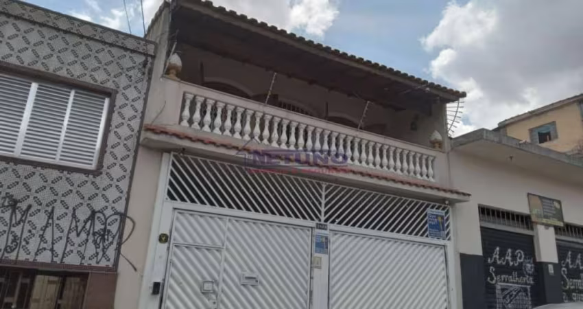 Lindo sobrado na Vila Medeiros com 04 dorms, 02 suítes, sala 02 ambientes, 02 wcs, cozinha, 02 vagas