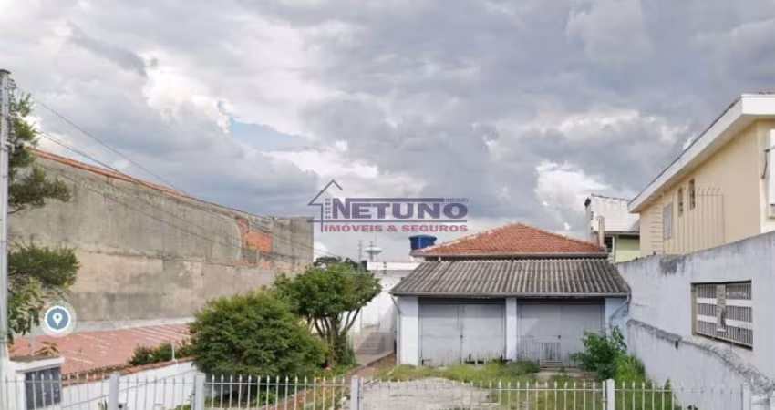 Casas para renda ou terreno para construir na Vila Ede, tortal de 03 casas + salão, em  ótimo local