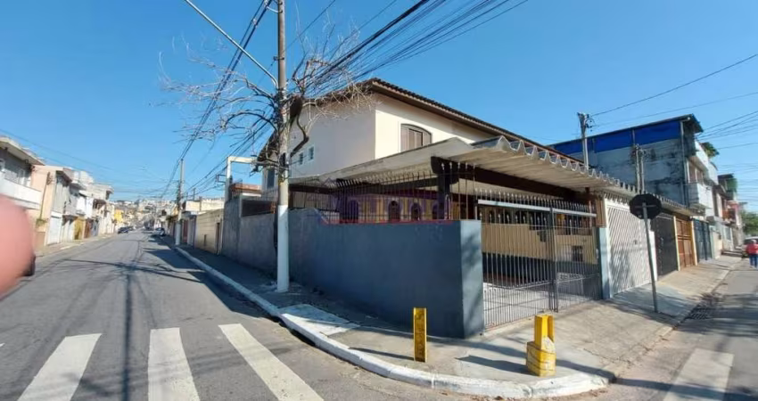Sobrado com 3 quartos e 2 vagas