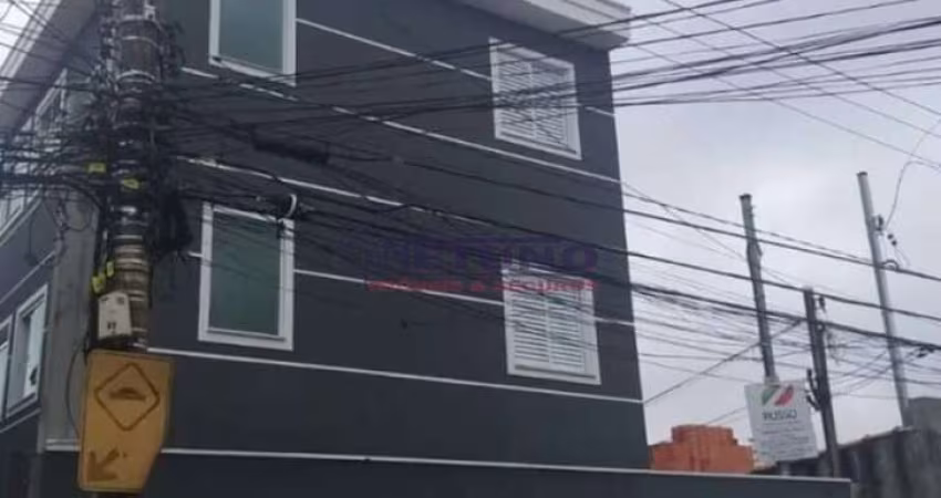 Condominio na Vila Isolina Mazzei com 01 dorm, sala, cozinha, wc, lavanderia, (sem vaga) ótimo local