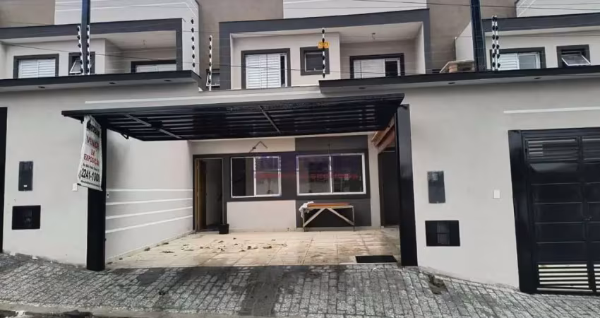 Sobrados novos na vila santa terezinha, 02 suítes, 03 wcs, sala conjugada com a cozinha, 02 vagas.