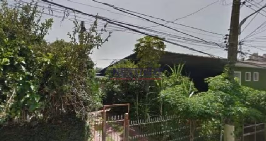 Terreno na Vila Medeiros com casa velha nos fundos- sendo 12 mts de frente por 36 fundos ótimo local
