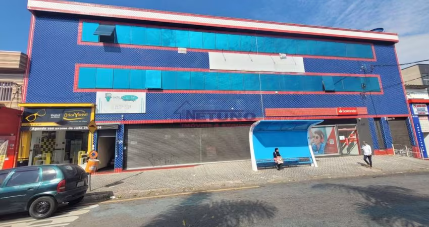 Salão com 750m² e estacionamento coberto com 10 vagas no Parque Jurema