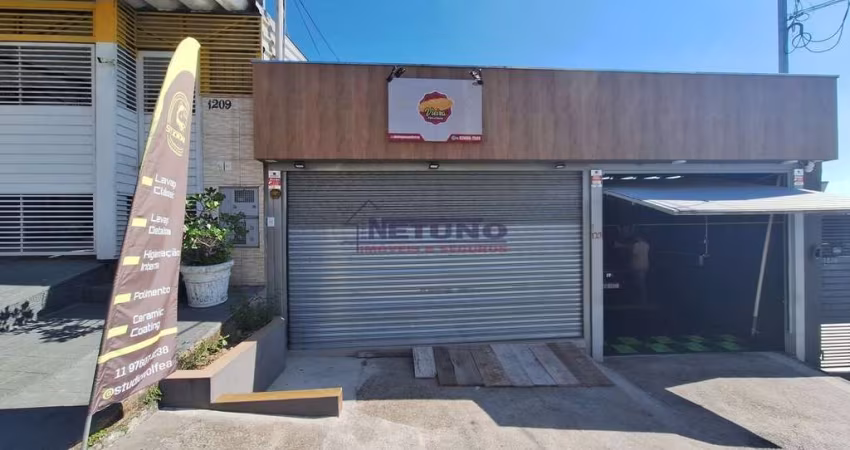 Salão comercial com 2 banheiros na Vila Medeiros