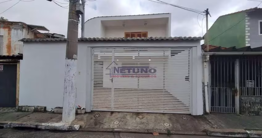 Sobrado com 3 quartos sendo 2 suítes, churrasqueira e garagem