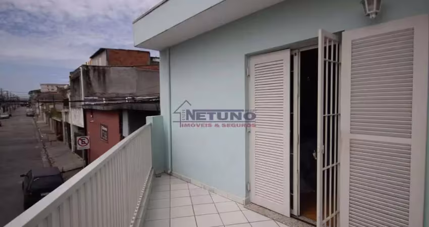 Sobrado na vila medeiros com 03 dorms, sala de estar, cozinha, 02 wcs, lavanderia, 02 vagas cobertas