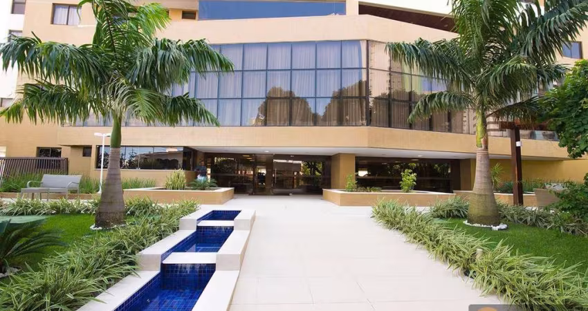 Apartamento em andar alto no Brisamar com 4 suítes e com vista mar