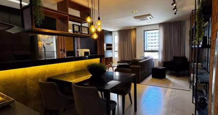 Apartamento com 1 quarto todo mobiliado em prédio seminovo no bairro de Manaíra