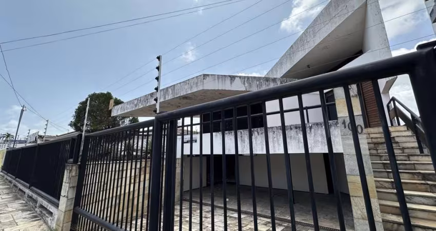 Casa em área comercial em Tambauzinho com 768 m² de terreno!