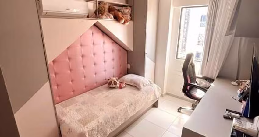 Apartamento em andar alto, todo ambientado com 3 quartos e 2 vagas no Brisamar
