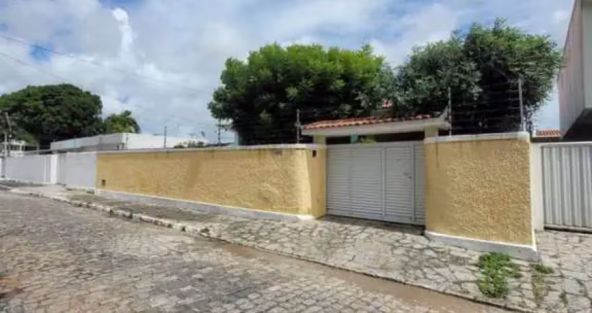 Casa com 256 m² e 3 quartos em ótima localização no bairro dos estados