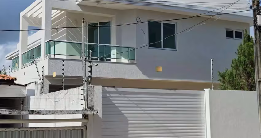 Casa com 5 suítes e piscina no bairro de intermares