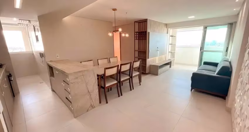 Apartamento com 3 quartos, todo projetado e reformado em andar alto com vista para o mar no jardim oceania